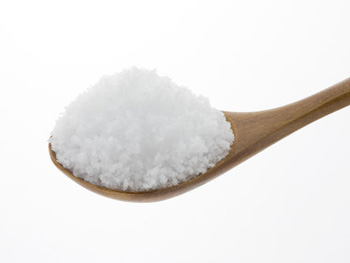 盐水洗脸去痘印，正确使用盐水洗脸  盐水 去痘印 美白祛黄 第3张