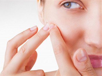 维生素c去痘印方法，get去痘印新技能