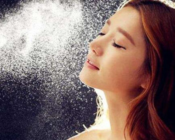 补水喷雾在什么之后用，和水乳什么顺序  补水喷雾 水乳 美白祛黄 第2张