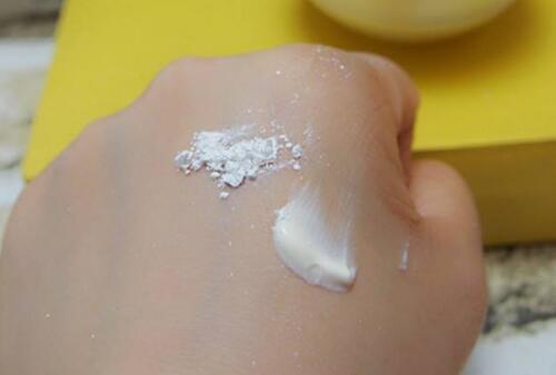 过年脸上严重脱皮怎么办，这几个小妙招来帮忙  脱皮 小妙招 美白祛黄 第7张