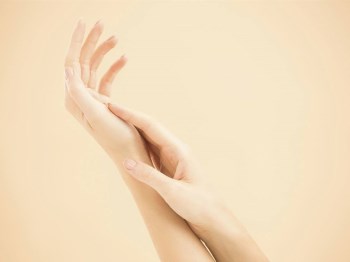 治疗冬天手干燥粗糙小偏方，呵护手部肌肤