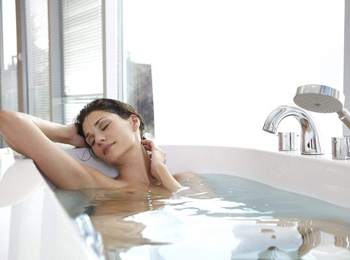 腿上皮肤干燥像鱼鳞怎么办  鱼鳞 皮肤干燥 美白祛黄 第2张