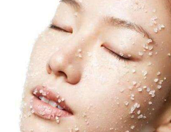 夏天脸干燥起皮怎么办，五招肌肤不干燥起皮  干燥起皮 夏天 美白祛黄 第3张