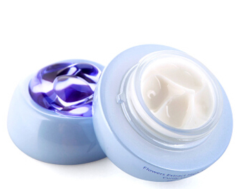 皮肤干燥用什么护肤品，六款摆脱干燥  护肤品 美白祛黄 第3张