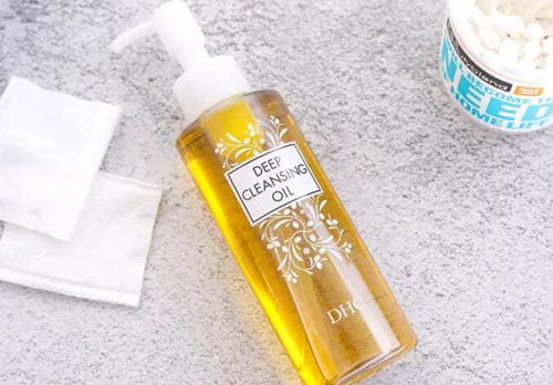 dhc卸妆油怎么去黑头收缩毛孔，六个步骤搞定  卸妆油 dhc 去黑头 美白祛黄 第4张