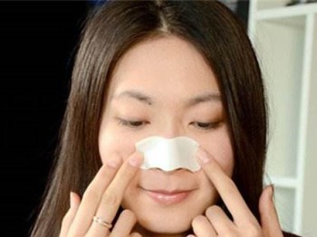 如何正确挤黑头不伤皮肤，最大限度保护肌肤  黑头 皮肤 美白祛黄 第5张