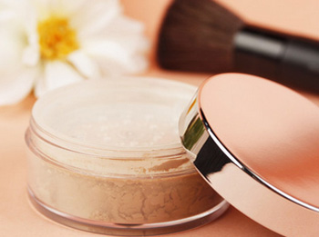 用散粉会不会堵塞毛孔，3种防堵塞方法推荐  散粉 堵塞毛孔 美白祛黄 第3张