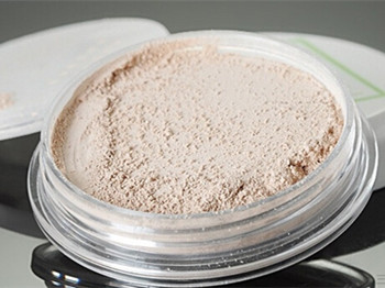 定妆粉会堵塞毛孔吗，减少肌肤危害  毛孔堵塞 美白祛黄 第3张