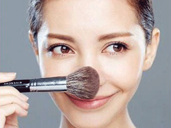 定妆粉会堵塞毛孔吗，减少肌肤危害  毛孔堵塞 美白祛黄 第4张