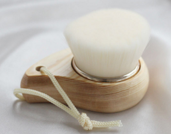 用洗脸刷毛孔会变大吗，原来这样洗脸才对  洗脸刷 美白祛黄 第3张