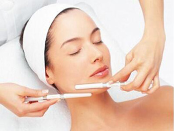 毛孔粗大草莓鼻怎么办，5种日常小方法推荐  毛孔粗大 草莓鼻 美白祛黄 第2张