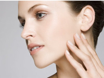 先补水还是先收缩毛孔，护肤顺序你对了吗  收缩毛孔 美白祛黄 第4张