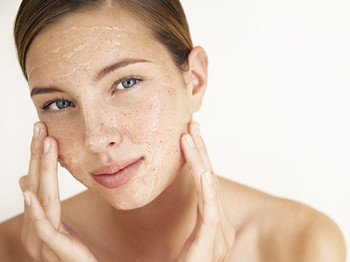 去角质会使毛孔变大吗，和毛孔粗大真的有关系吗