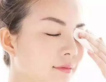 经常化妆毛孔粗大怎么办，教你5个对策