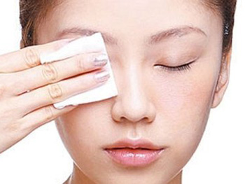 经常化妆毛孔粗大怎么办，教你5个对策  化妆 毛孔粗大 美白祛黄 第3张