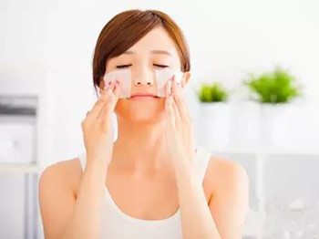 用什么洗脸可以缩小毛孔，这些你知道吗  收缩毛孔 美白祛黄 第6张