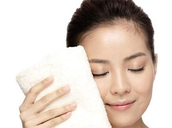 熬夜毛孔粗大如何改善，简单五招恢复美肌  毛孔粗大 美白祛黄 第3张