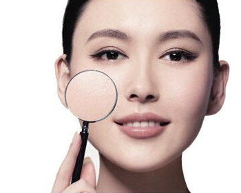 脸上毛孔粗大怎么引起的，了解毛孔粗大原因