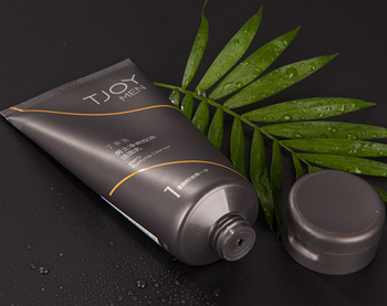 男士毛孔粗大有黑头用什么洗面奶  洗面奶 男士 美白祛黄 第4张