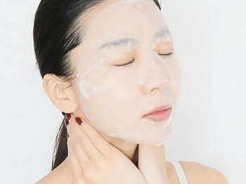 毛孔细致精华液怎么用，用对才有效  收敛毛孔 美白祛黄 第3张