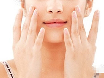 毛孔细致精华液怎么用，用对才有效  收敛毛孔 美白祛黄 第4张