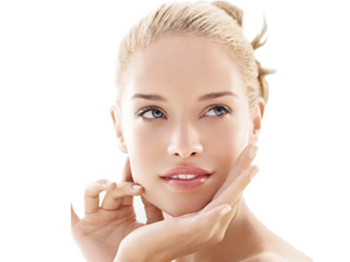 先用收敛水还是爽肤水哪个好用  收缩毛孔 美白祛黄 第3张