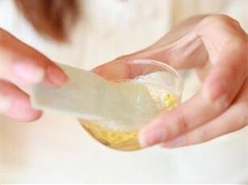 啤酒收缩毛孔的方法，夏天超实用  收缩毛孔 美白祛黄 第3张