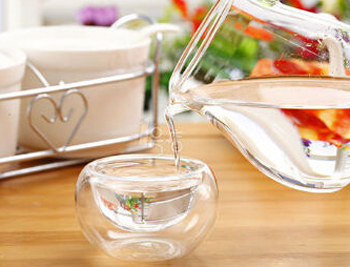 白醋收缩毛孔的方法，五个方法还原细嫩肌  白醋 收缩毛孔 美白祛黄 第2张