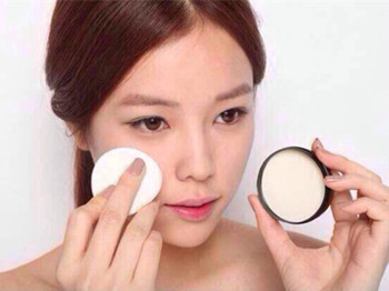 毛孔隐形霜第几步用，你用对了吗  毛孔隐形 美白祛黄 第3张