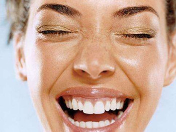 皮肤油腻根本解决方法，根源解决妙招