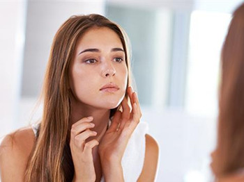 干性皮肤毛孔大怎么办，五大解决方法  毛孔粗大 干性皮肤 美白祛黄 第3张