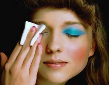 毛孔里的油脂粒怎么去除，必看方法  油脂粒 美白祛黄 第3张