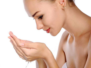 用洗面奶会使毛孔变大吗  洗面奶 毛孔粗大 美白祛黄 第3张