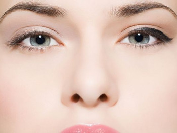 鼻子两侧毛孔粗怎么办，针对原因解决  收缩毛孔 美白祛黄 第3张