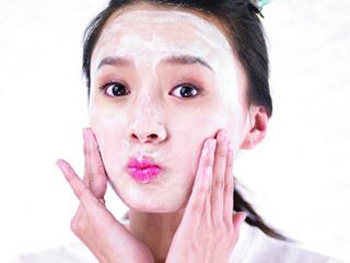 脸上毛孔粗大，简单有效收缩毛孔的方法  毛孔粗大 美白祛黄 第2张