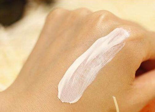 有必要用50倍的防晒吗，一天涂几次  防晒 美白祛黄 第4张