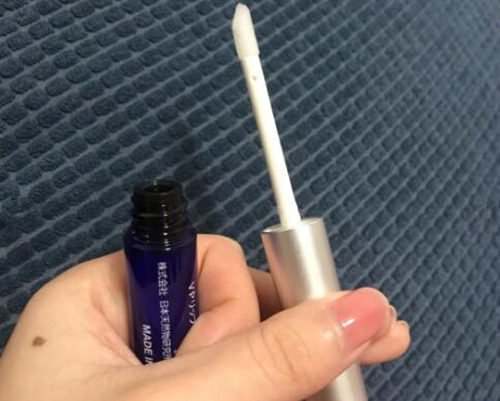 唇部美容液可以代替唇膏么，都有什么作用