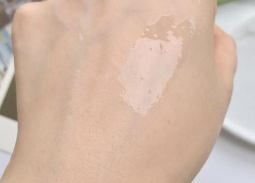 唇部美容液可以代替唇膏么，都有什么作用  唇部美容液 美白祛黄 第2张