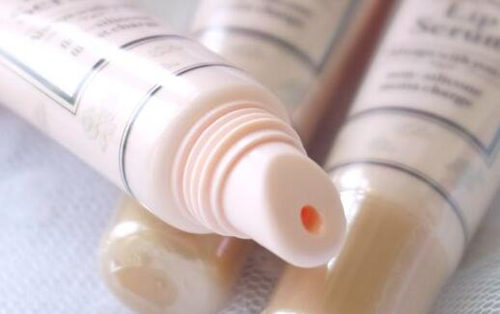 唇部美容液可以代替唇膏么，都有什么作用  唇部美容液 美白祛黄 第3张