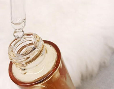 精华直接滴脸上还是手心？精华正确用法详解