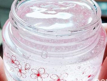 脸上起皮发痒干燥紧绷怎么办  起皮 发痒 干燥 怎么办 美白祛黄 第2张