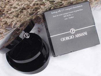 阿玛尼定妆粉饼好用吗具体分析  阿玛尼 好用 粉饼 美白祛黄 第2张