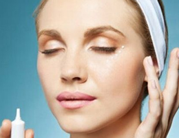 眼霜过敏有什么症状，教你正确识别眼霜过敏  眼霜 过敏 美白祛黄 第2张