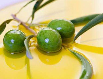 橄榄油护肤怎么洗掉，橄榄油使用秘诀  橄榄油 美白祛黄 第4张