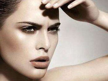 皮肤肤色不均的原因，如何改善  肤色不均 美白祛黄 第2张