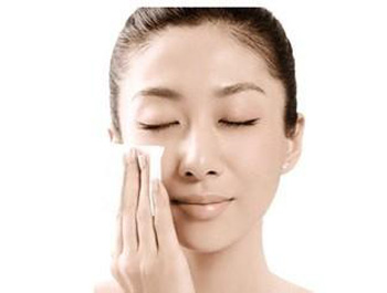 油性肌肤和混合性肌肤的区别，分析两点  混合性 油性 美白祛黄 第3张