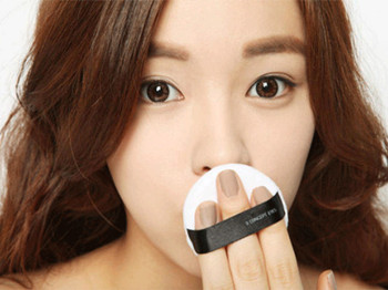 干皮怎么补妆不暴皮，小窍门解决大问题  干皮怎么补妆不暴皮 美白祛黄 第4张