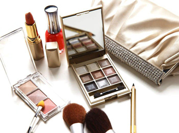 护肤品和化妆品一样吗，分析3大区别  护肤品 化妆品 美白祛黄 第3张