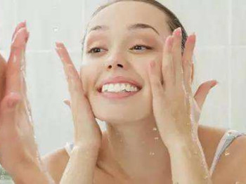 不用洗面奶洗脸好吗,看过就知道 洗面奶 美白祛黄 第4张 不用洗面奶洗脸好吗,看过就知道 洗面奶 美白祛黄 第4张