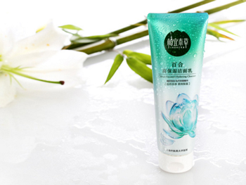 国产洗面奶排行榜10强,哪个牌子洗面奶好用 洗面奶 国产 牌子 美白祛黄 第9张 国产洗面奶排行榜10强,哪个牌子洗面奶好用 洗面奶 国产 牌子 美白祛黄 第9张